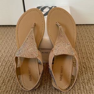NWT Nine West Tan Sandal sz 6 w/gemstones